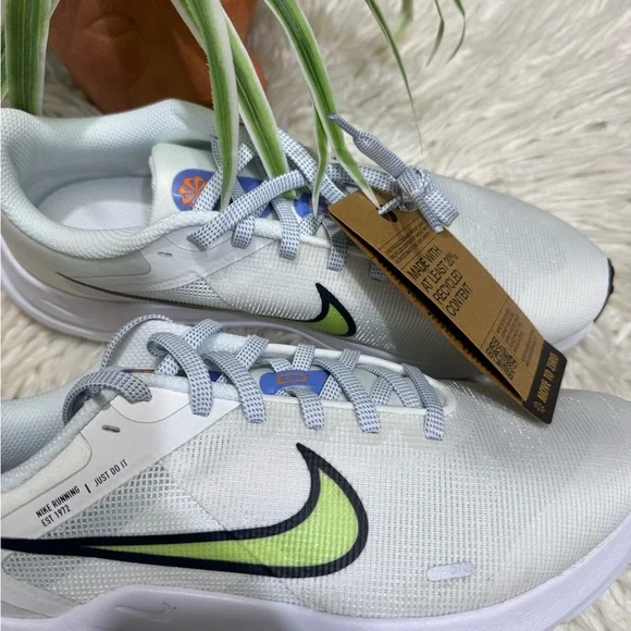 New🌿Nike White and Lime Green Running Shoes - Picture 6 of 6